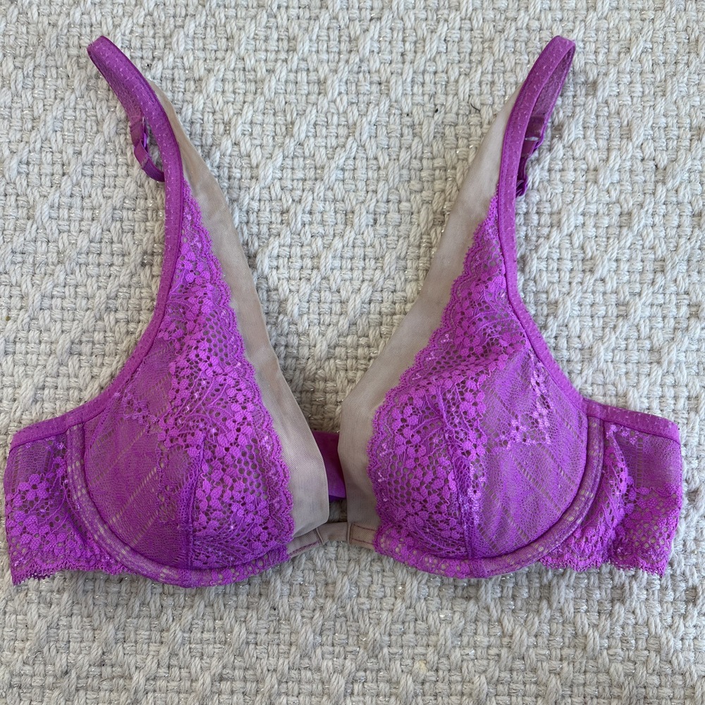Gap Body Sexy Plunge Neon Violet 32A underwire lace lined multi-way strap Bra